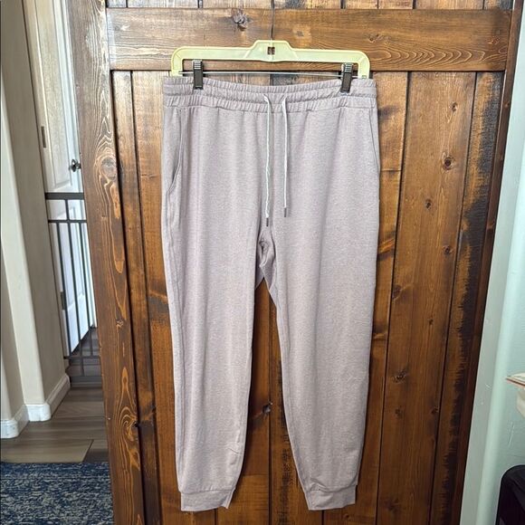 Vuori Pale Mauve Pink Performance Joggers, 25” length, Size M - Picture 1 of 10